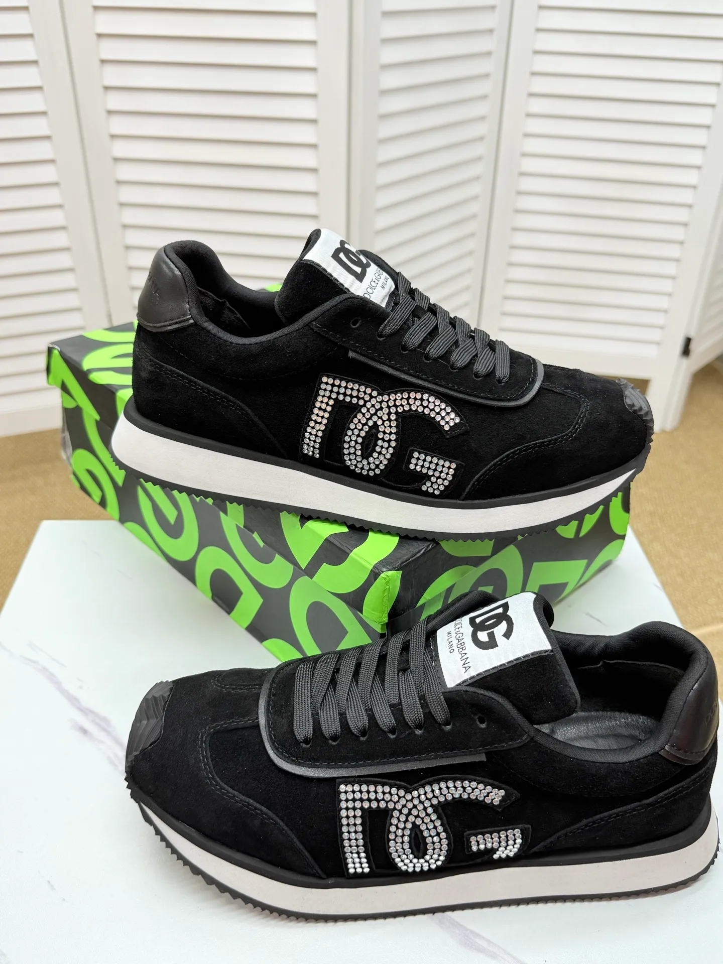 Men's clothing and shoes 250. The latest sports and casual shoes for couples (DG) are fashionable and versatile, and can add luster to various looks. Create an exquisite design with unique dynamic vitality and modern atmosphere, showing modern elegance. Size: 36-46 (45 and 46 are custom-made and cannot be returned or exchanged) Se